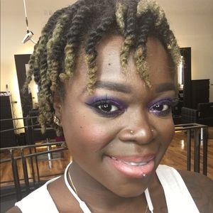 Meet your Posher, Leah